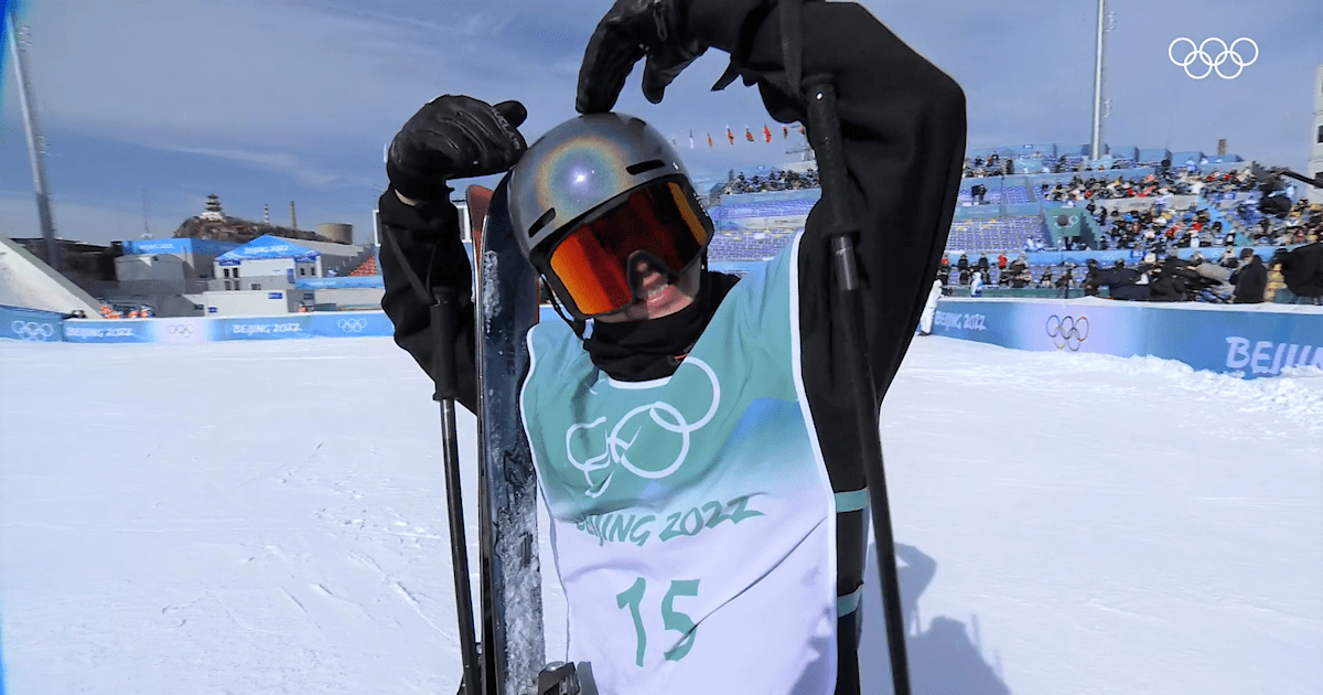 Moments | Beijing 2022 - Freestyle Skiing - Love from E. Therriault