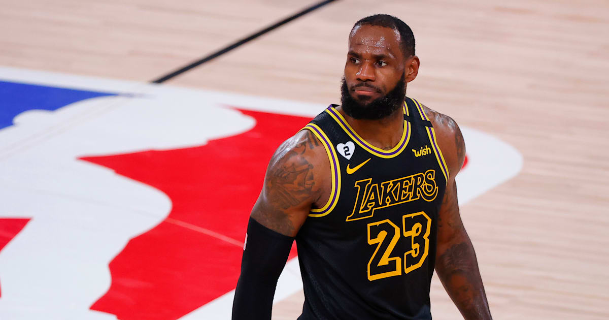 Los Angeles Lakers LeBron James Is Good At Basketball Style T