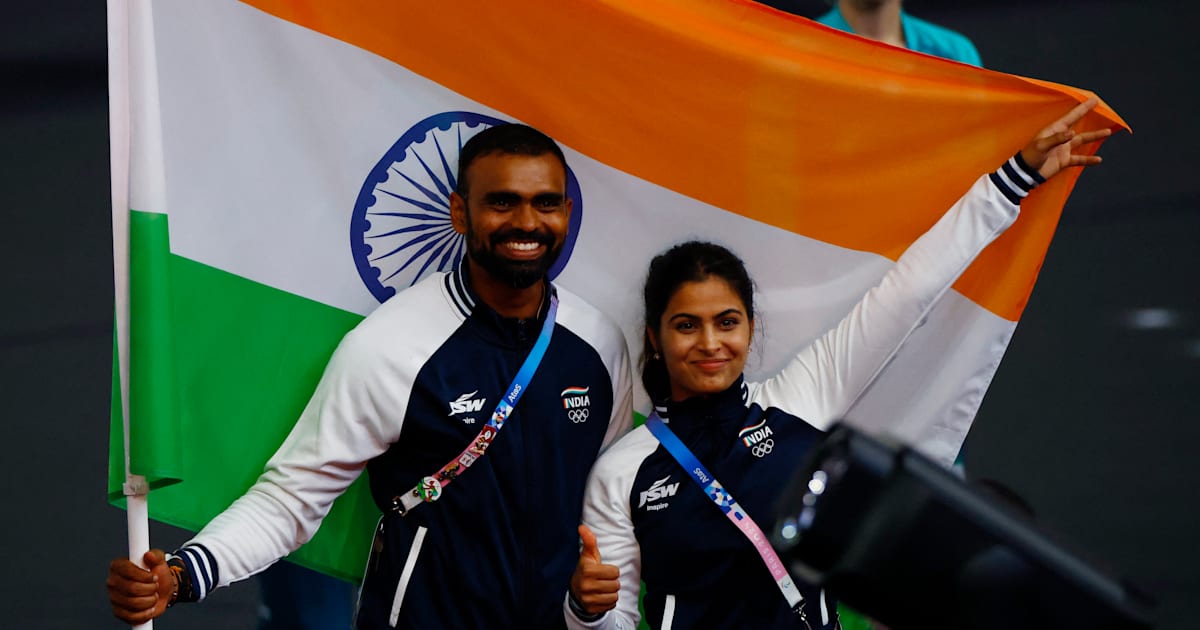 Paris 2024 Olympics Closing Ceremony: PR Sreejesh, Manu Bhaker lead India out; Tom Cruise, Snoop Dogg make it a blockbuster – as it happened