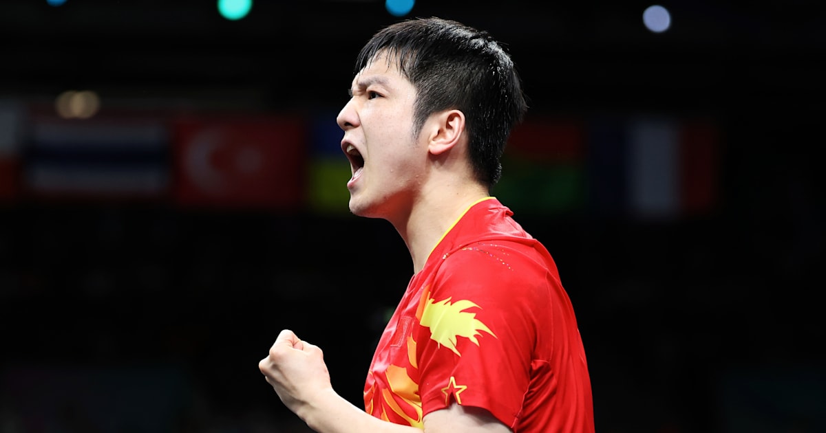 Fan Zhendong de la République populaire de Chine bat le Suédois Truls Möregårdh et remporte l’or individuel masculin