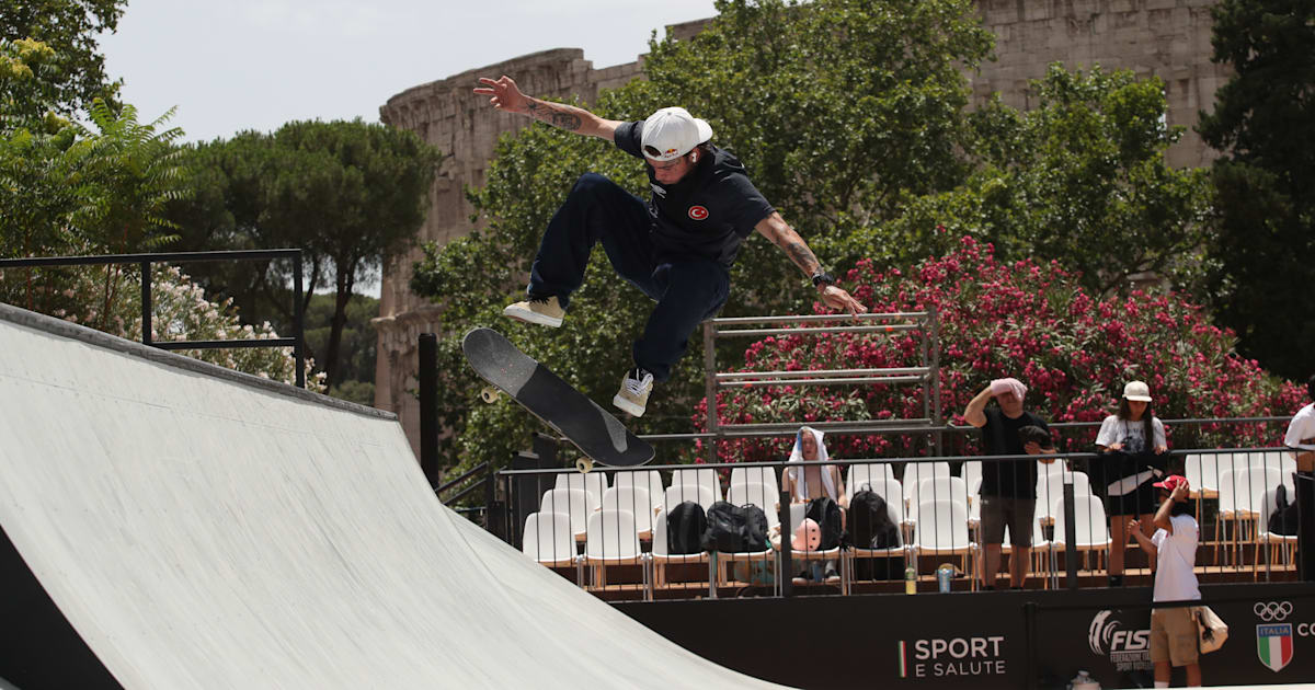 2022 WS Street Skateboarding Championships First skateboarders practising in Rome