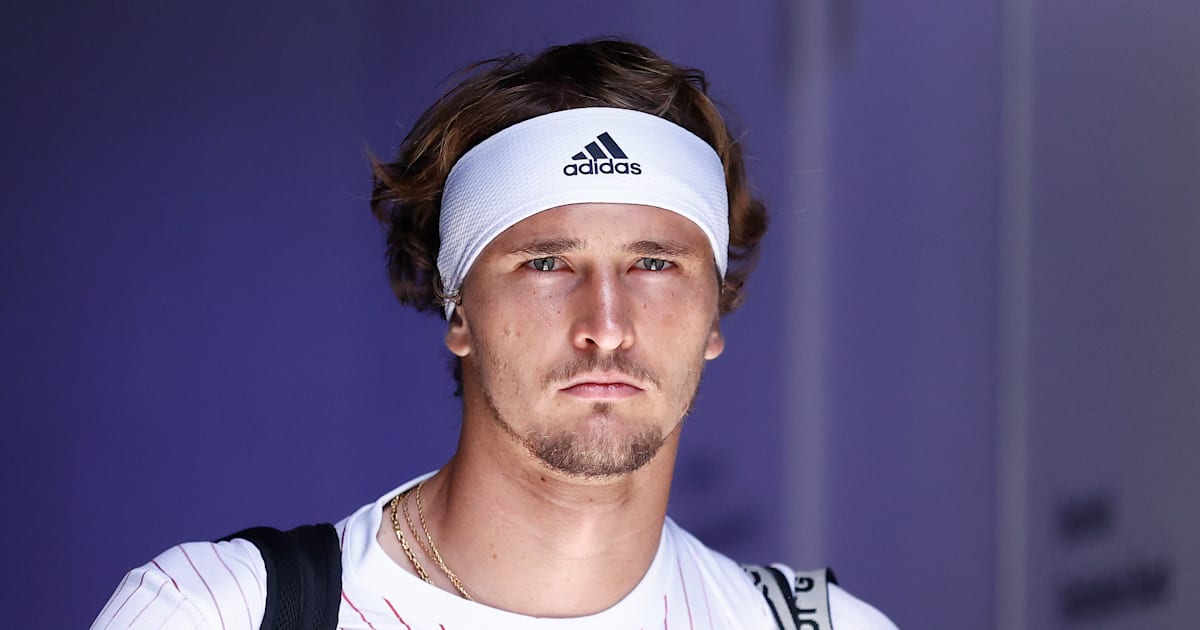 Alexander Zverev issues social media apology after Mexican Open expulsion