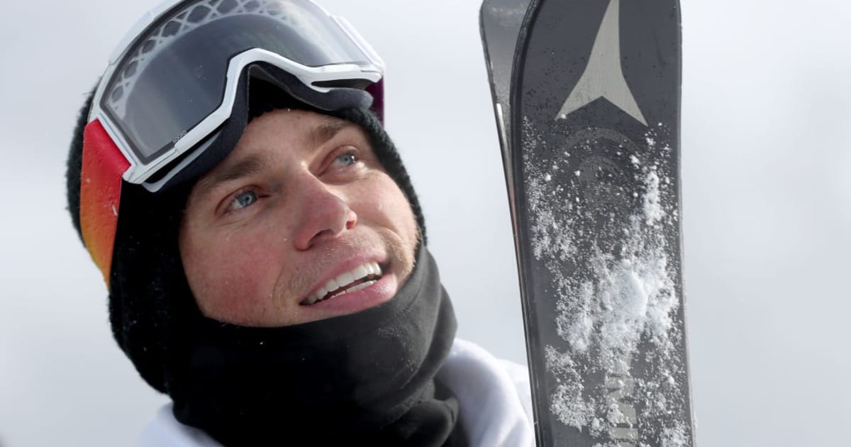 U.S. freestyle skier Gus Kenworthy adopting stray Sochi puppies