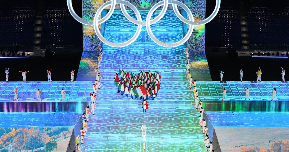 ミラノ・コルティナ2026 冬季オリンピック開会式 選手団入場行進：最初
