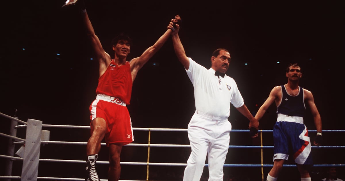 Somluck Kamsing wins Thailand's first Olympic gold