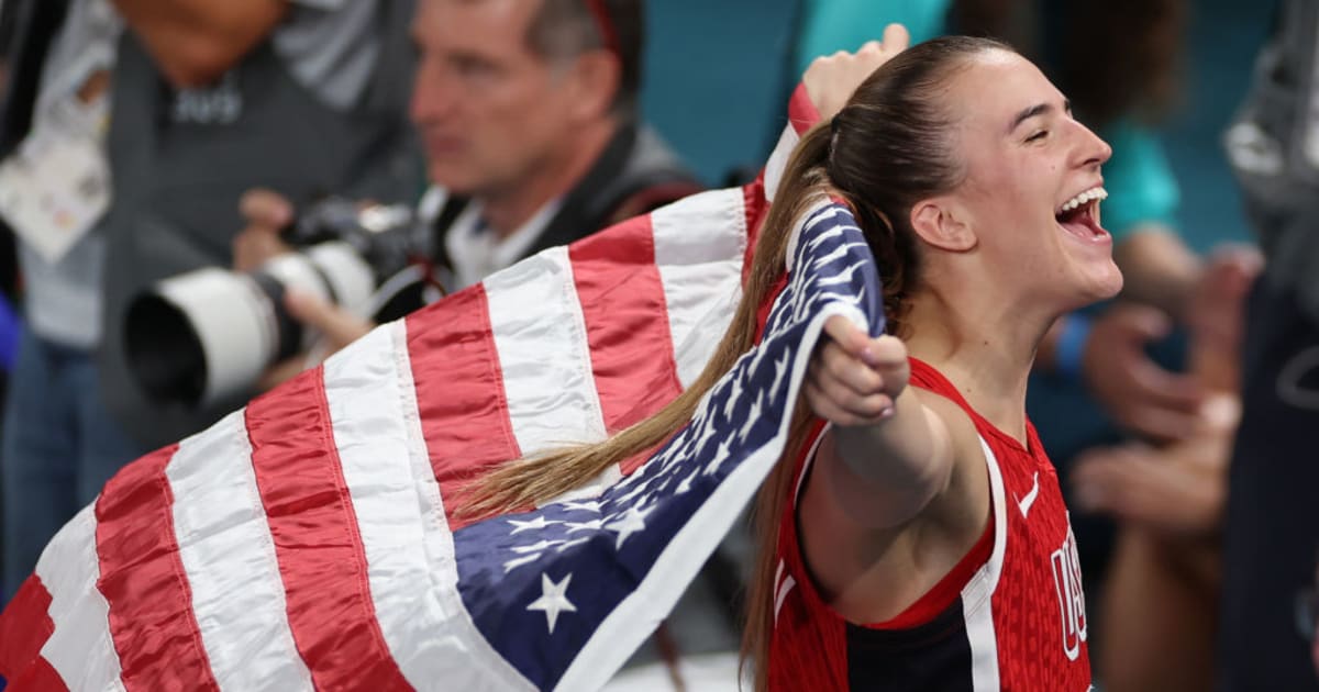 The US team takes advantage of its luck in a rollercoaster game and wins its eighth Olympic gold in a row