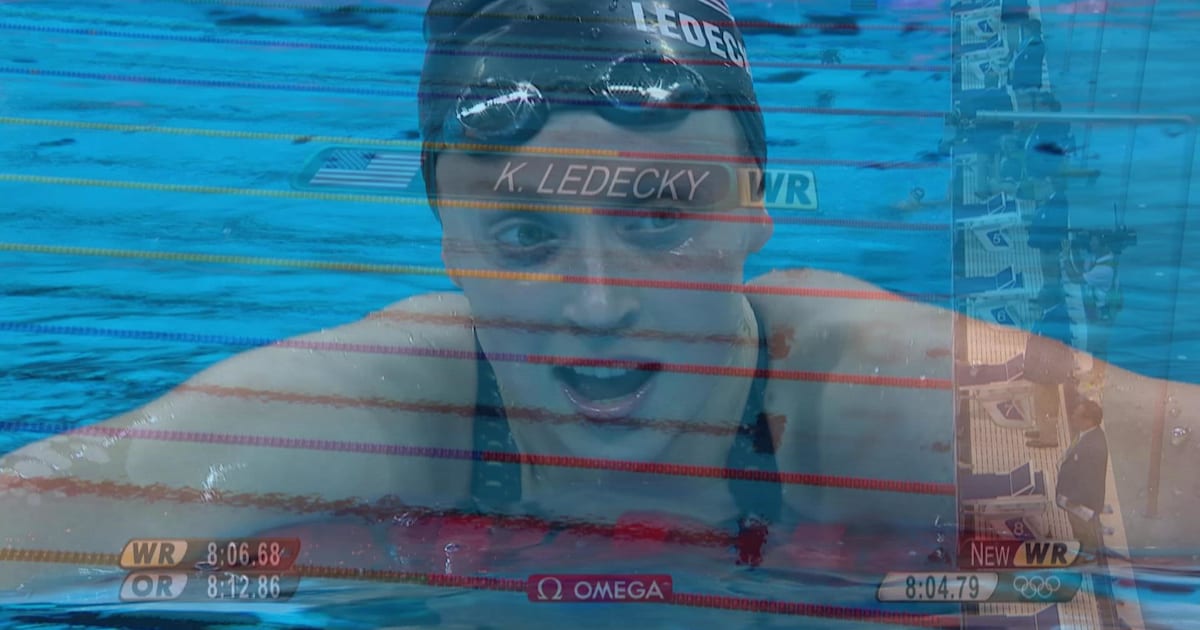 Ledecky smashes world record in 800m Freestyle