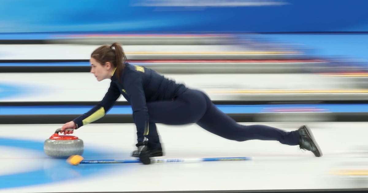 curling stones on wheels        
        <figure class=