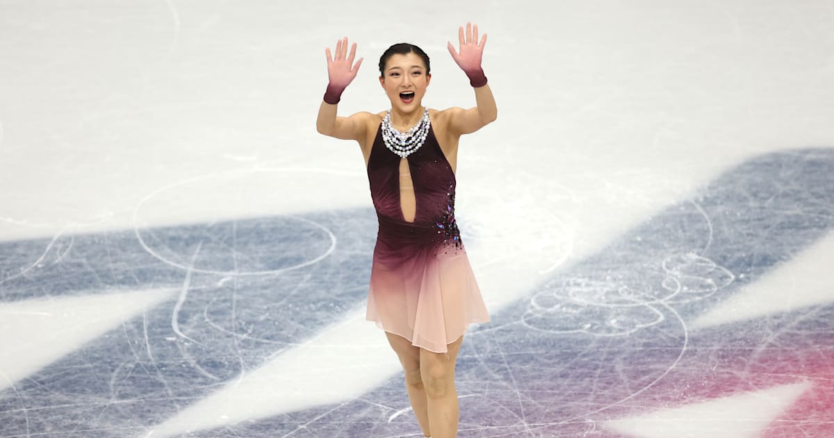 フィギュアスケーター ブロンズ像 KELSEY 76 Sakamoto Kaori sets up thrilling Team Figure Skating finale