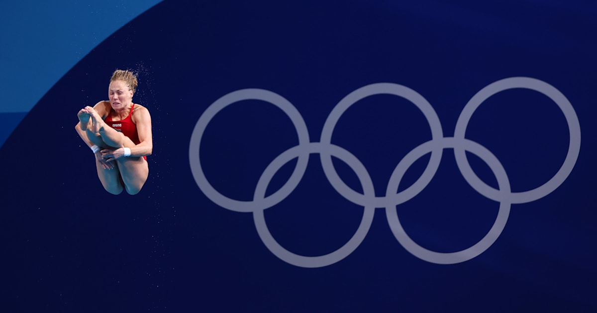 Olympic female divers