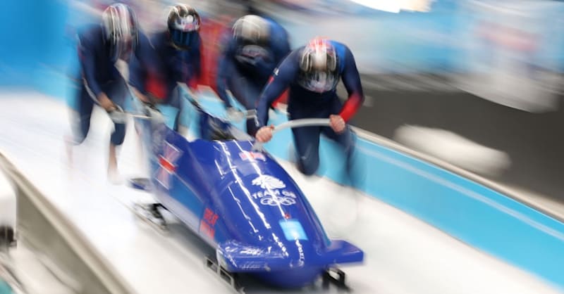 бобслей на трассе