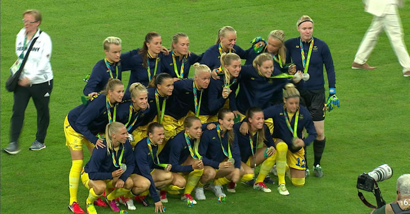 CAFÉ COM NOTÍCIAS: #Rio2016: Futebol feminino abre transmissão dos