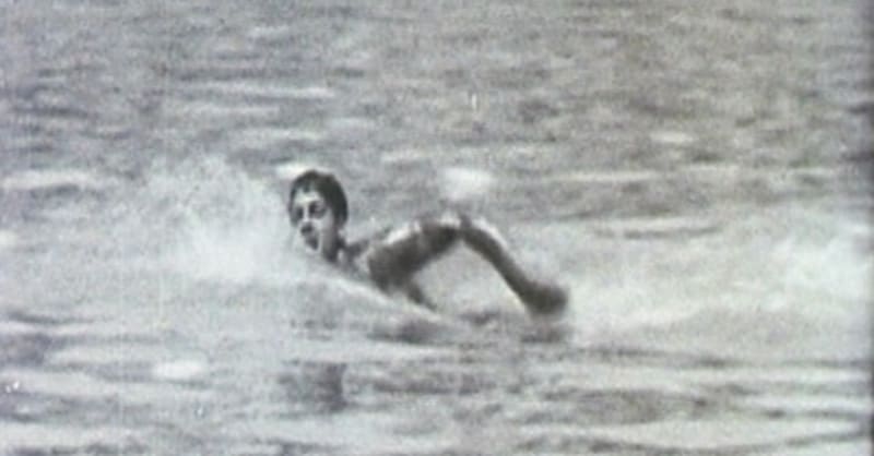 ジョニー・ワイズミュラーが100m自由形で金 |アムステルダム1928