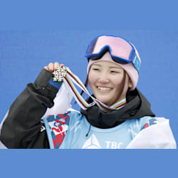 スノーボード清水さら ユースオリンピック銀から世界の表彰台へ…16歳は