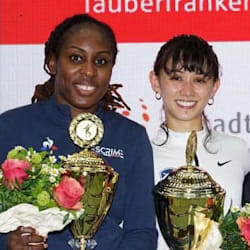 髙嶋理紗 直筆 サイン カード オリンピック フェンシング 選手 mqdefault.jpg