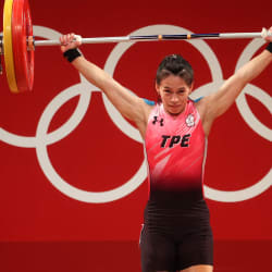 女子举重59公斤级中华台北郭婞淳刷纪录摘金